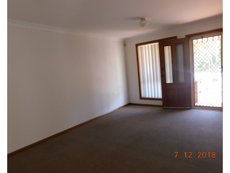 1/7 Nevil Way, Casula NSW 2170