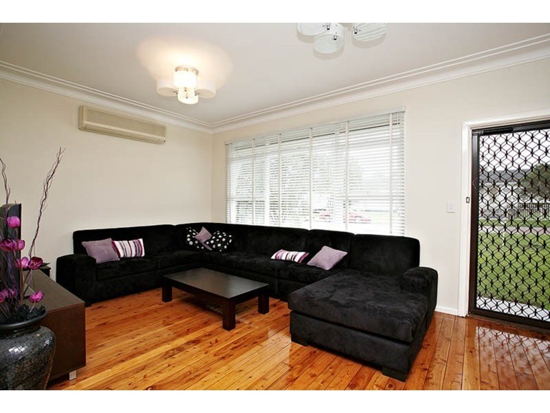 21 Amalfi Street, Lurnea NSW 2170