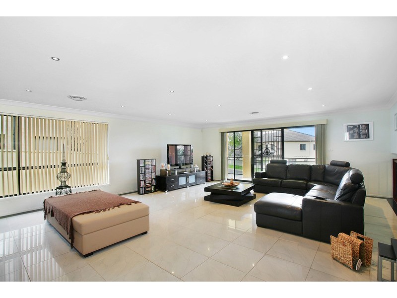 9 Turner Place, Casula NSW 2170