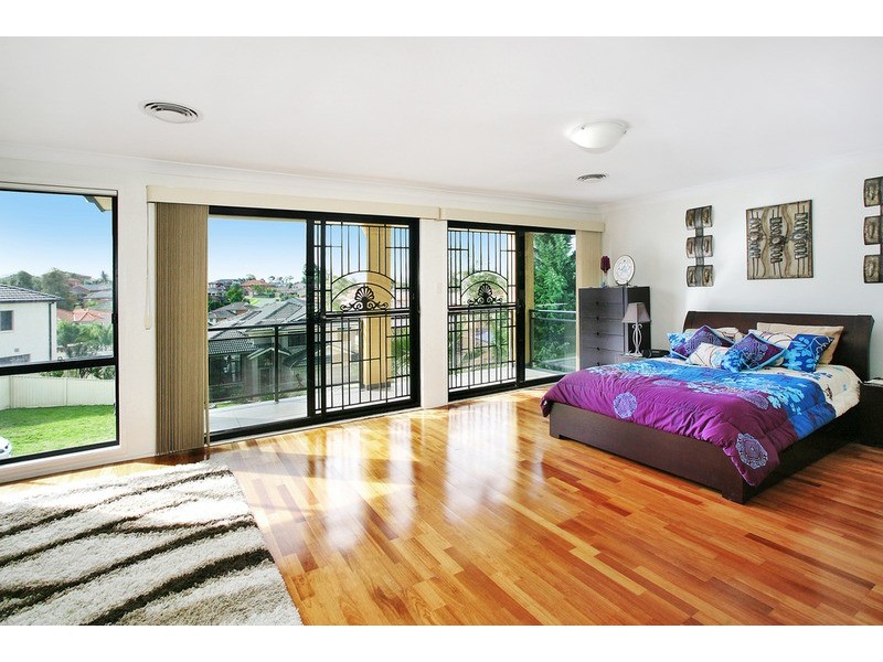 9 Turner Place, Casula NSW 2170