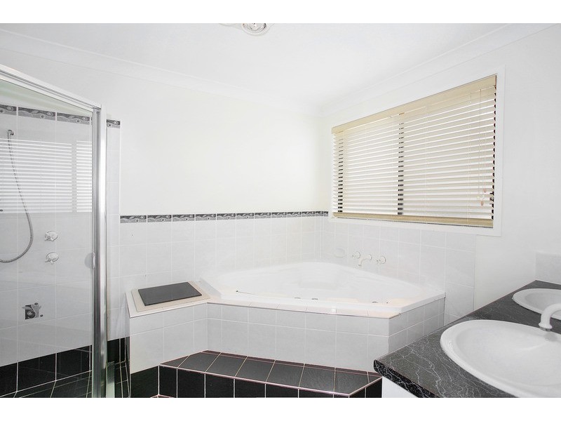 9 Turner Place, Casula NSW 2170