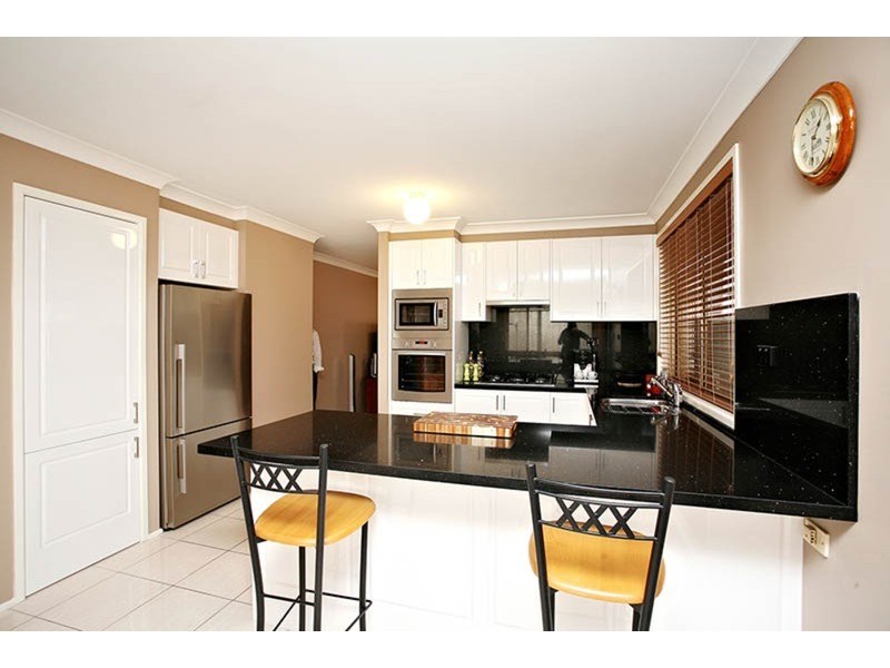 7 Harpur Place, Casula NSW 2170