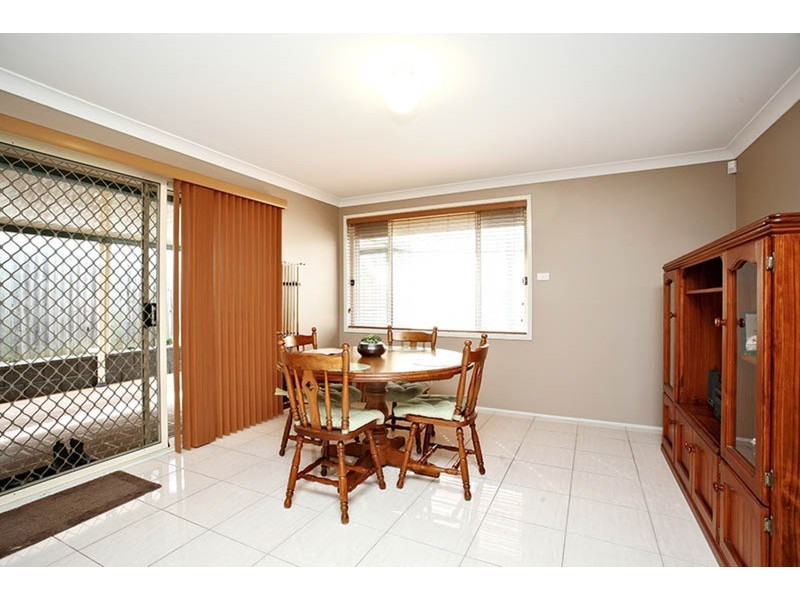 7 Harpur Place, Casula NSW 2170