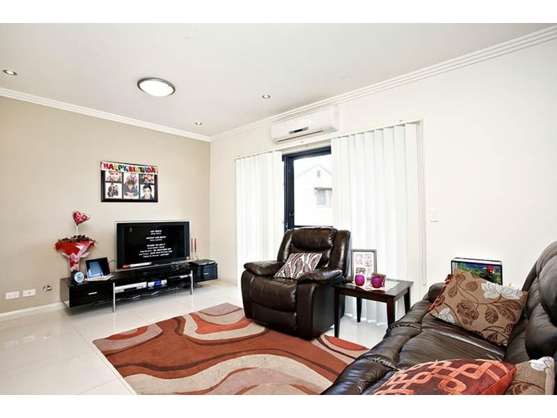 6/18 Holland Crescent, Casula NSW 2170