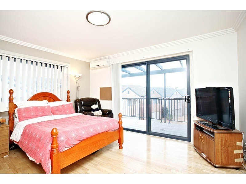 6/18 Holland Crescent, Casula NSW 2170