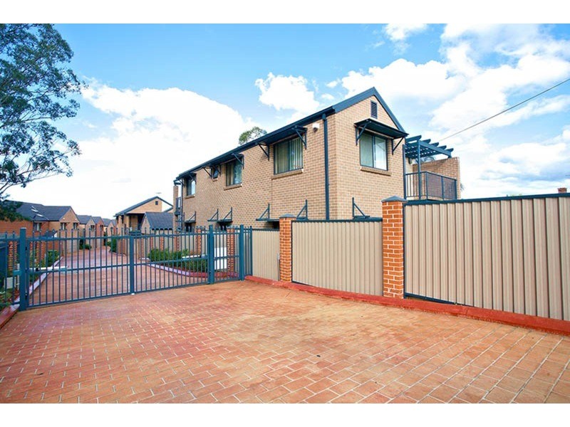 6/18 Holland Crescent, Casula NSW 2170