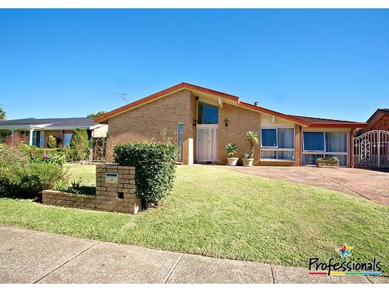 3 Arwon Avenue, Casula NSW 2170