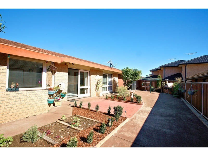3 Arwon Avenue, Casula NSW 2170