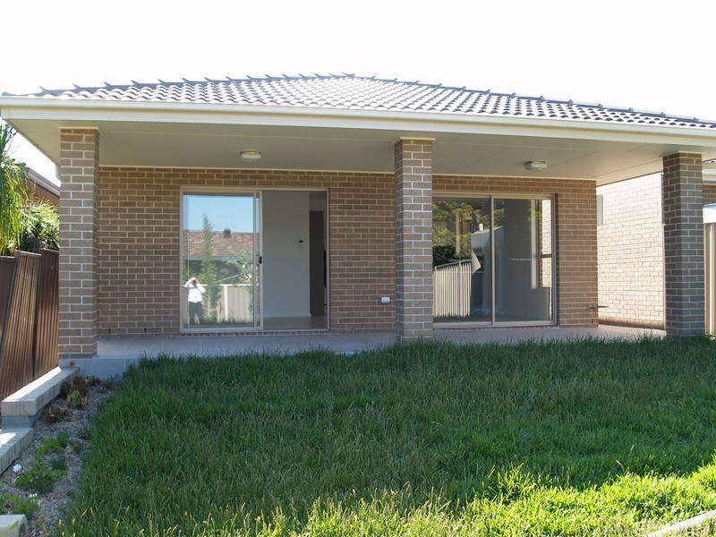 42b Reserve Road, Casula NSW 2170