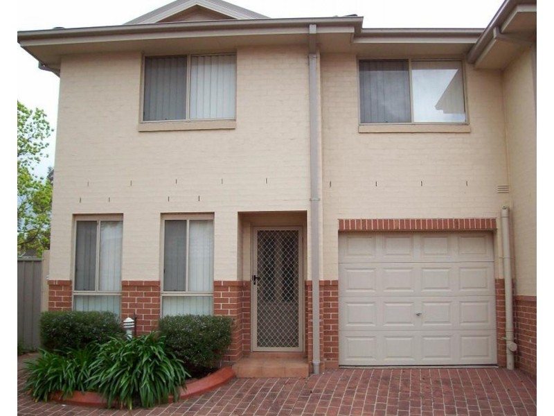 1/12 Pine Road, Casula NSW 2170