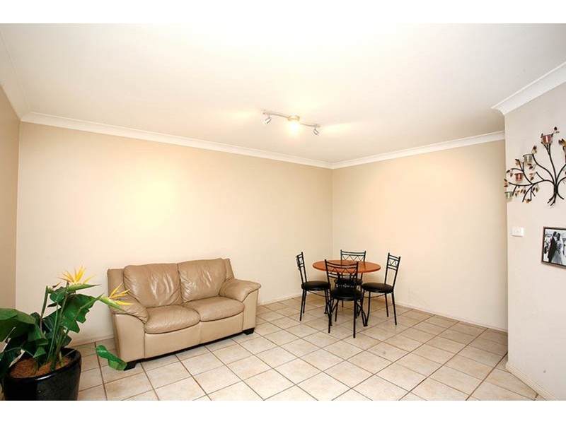 1/13 Clune Close, Casula NSW 2170