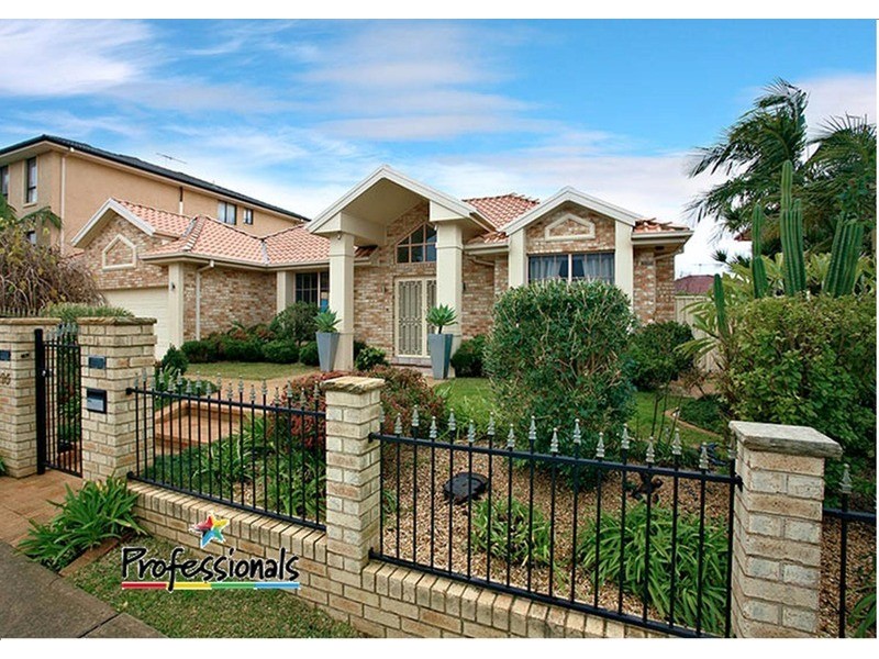 195 Leacocks Lane, Casula NSW 2170