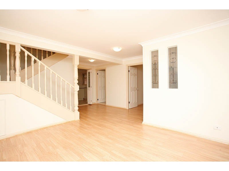 3 Ebony Close, Casula NSW 2170