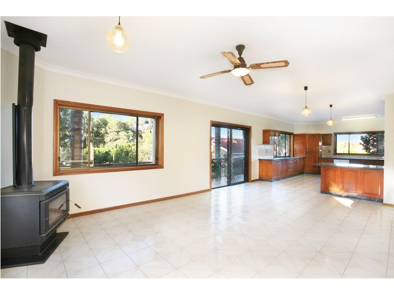 9 Sandown Close, Casula NSW 2170