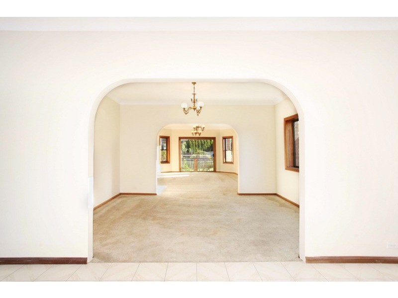 9 Sandown Close, Casula NSW 2170