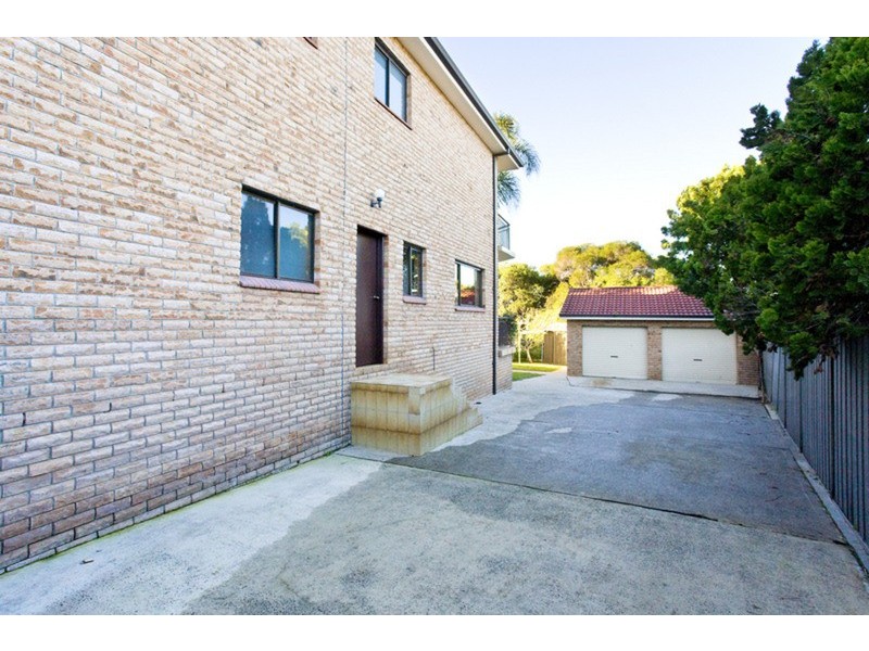 9 Sandown Close, Casula NSW 2170
