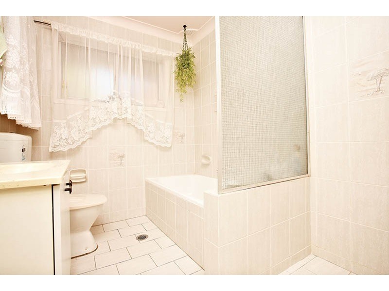 2 Holston Street, Casula NSW 2170