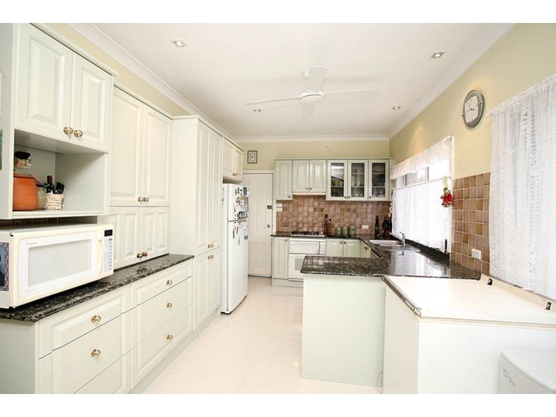 19 Calabro Avenue, Lurnea NSW 2170