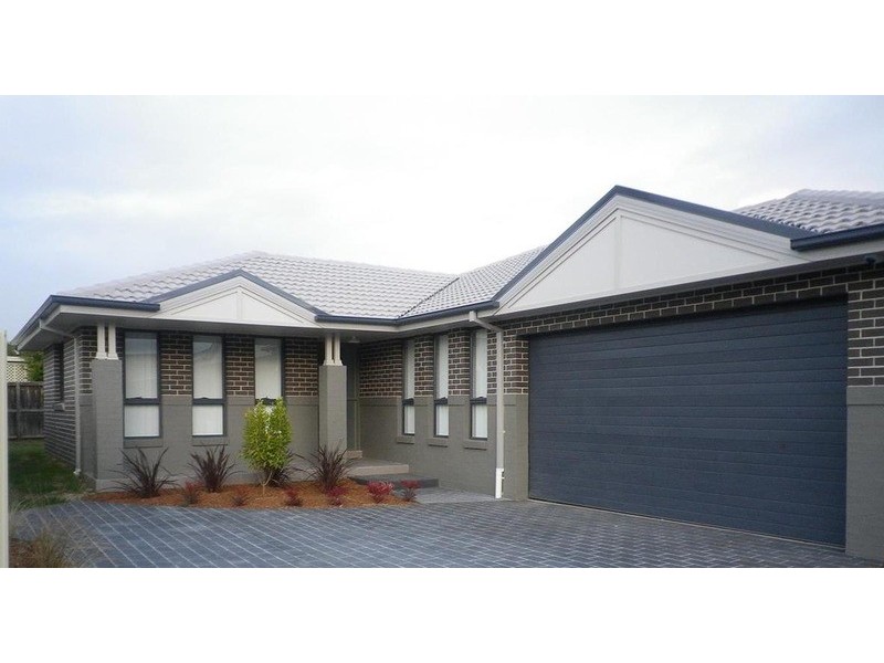 110 Pine Road, Casula NSW 2170