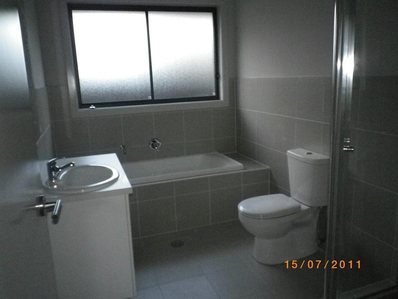 110 Pine Road, Casula NSW 2170