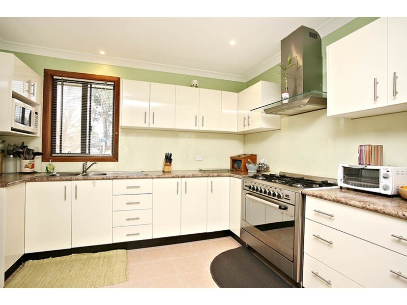 19 Eureka Crescent, Sadleir NSW 2168