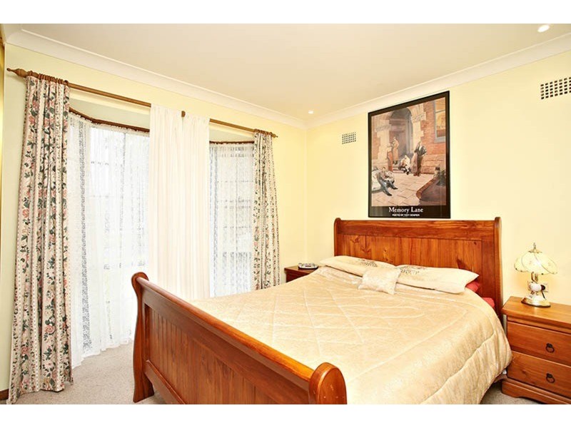 19 Eureka Crescent, Sadleir NSW 2168