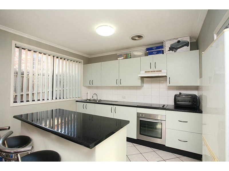 11 Whiteley Close, Casula NSW 2170
