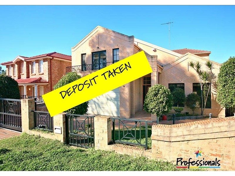 87 Kendall Drive, Casula NSW 2170