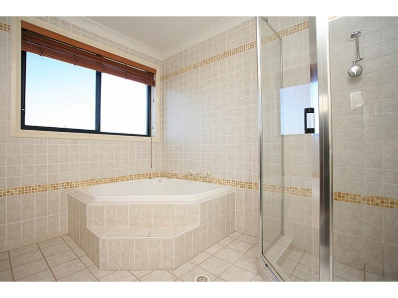 87 Kendall Drive, Casula NSW 2170