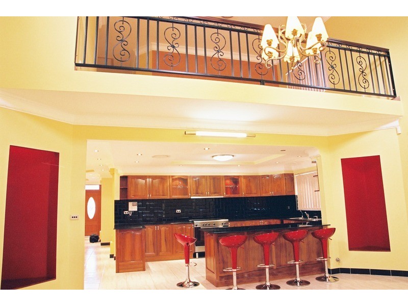 12 Turner Place, Casula NSW 2170