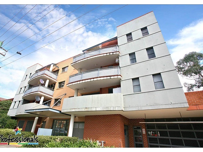 18/33-35 Bathurst Street, Liverpool NSW 2170