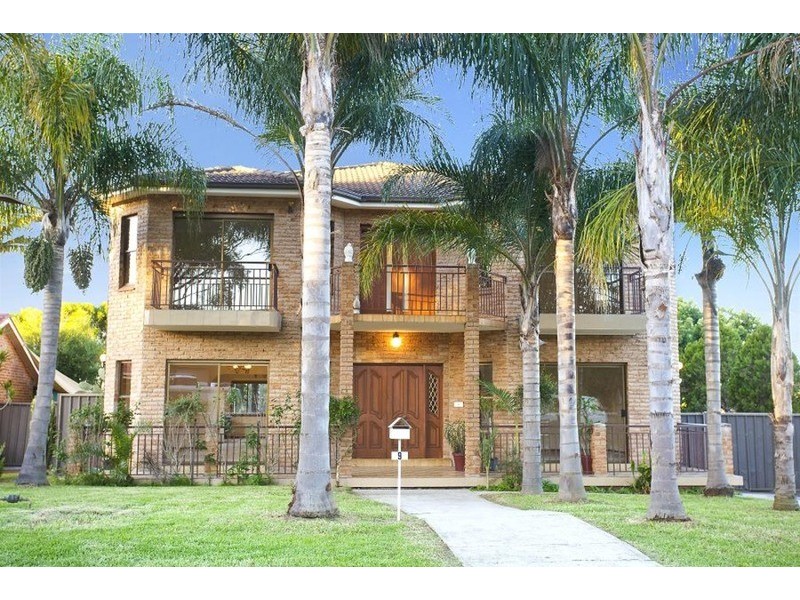 9 Sandown Close, Casula NSW 2170