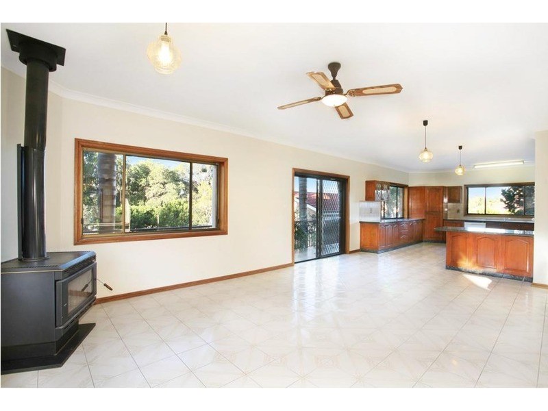 9 Sandown Close, Casula NSW 2170