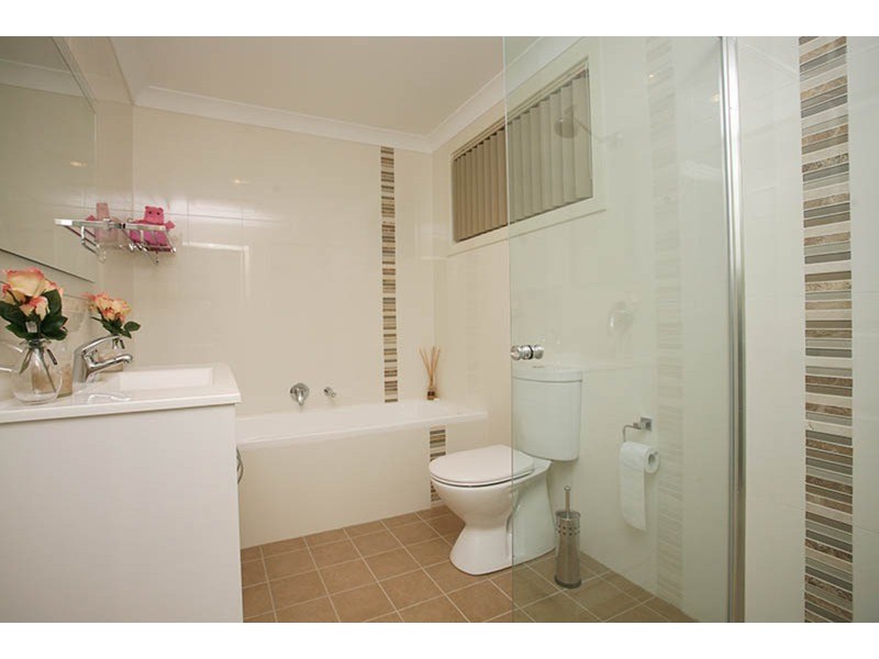 4/13-15 Carnation Avenue, Casula NSW 2170