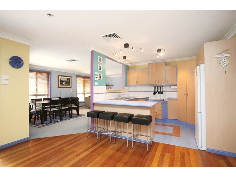 8 Fowkes   Way, West Hoxton NSW 2171