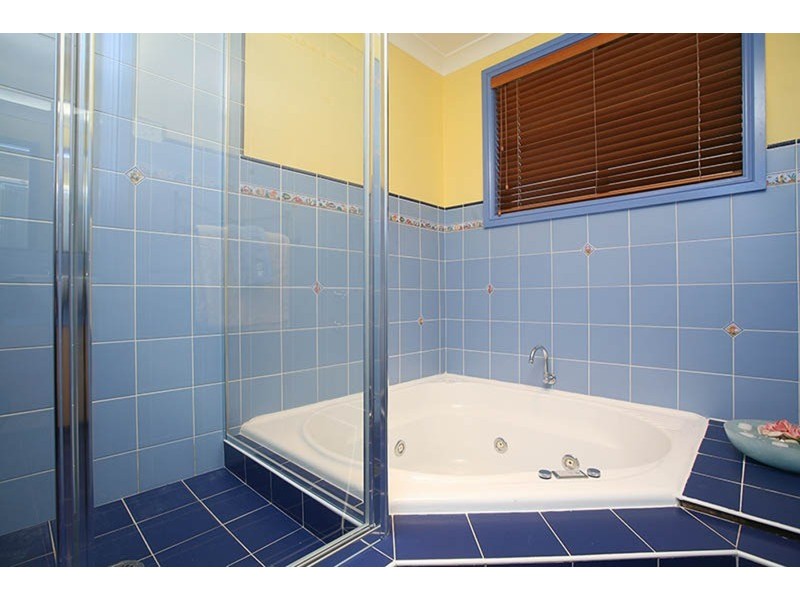 8 Fowkes   Way, West Hoxton NSW 2171