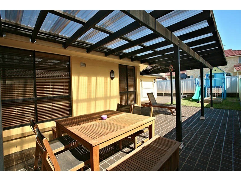 8 Fowkes   Way, West Hoxton NSW 2171