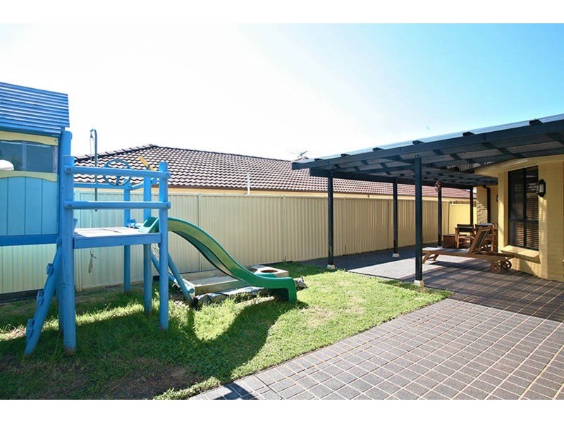 8 Fowkes   Way, West Hoxton NSW 2171
