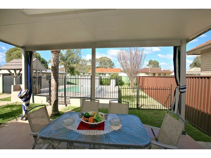 140 Maxwells  Avenue, Sadleir NSW 2168