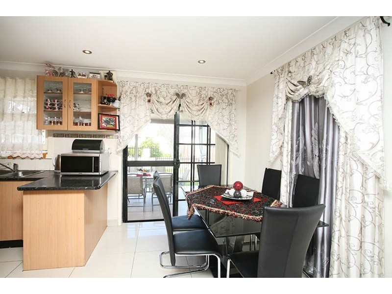 140 Maxwells  Avenue, Sadleir NSW 2168