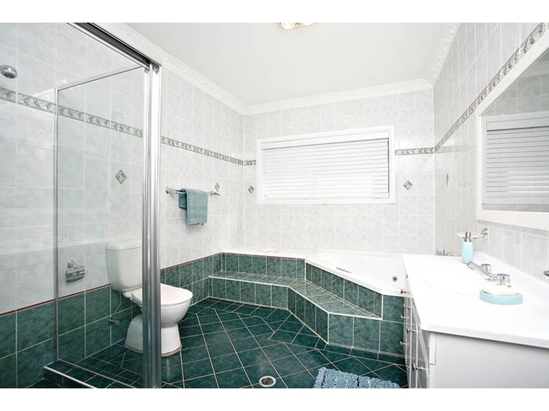 30 Chrysanthemum  Avenue, Lurnea NSW 2170