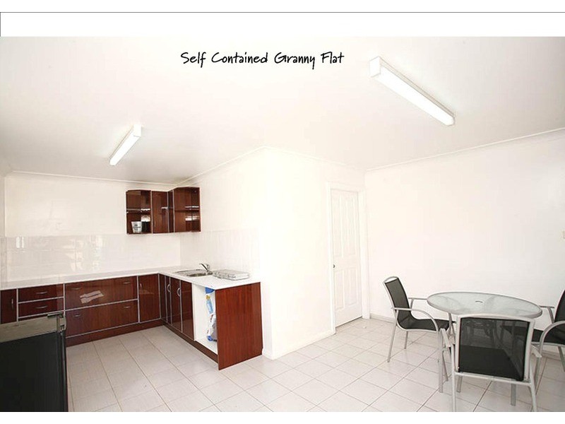 30 Chrysanthemum  Avenue, Lurnea NSW 2170