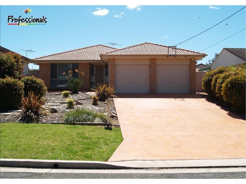15 Hull Avenue, Lurnea NSW 2170
