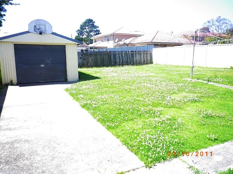 16 Hilda  Avenue, Casula NSW 2170