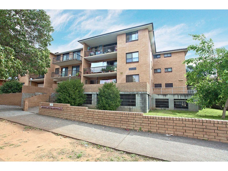 4/85 Castlereagh  Street, Liverpool NSW 2170