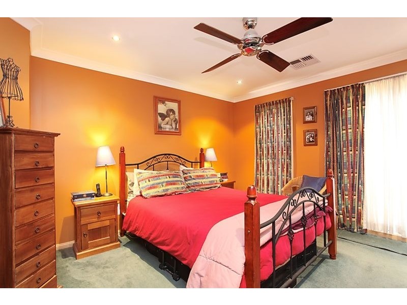 21 Lloyd Place, Casula NSW 2170