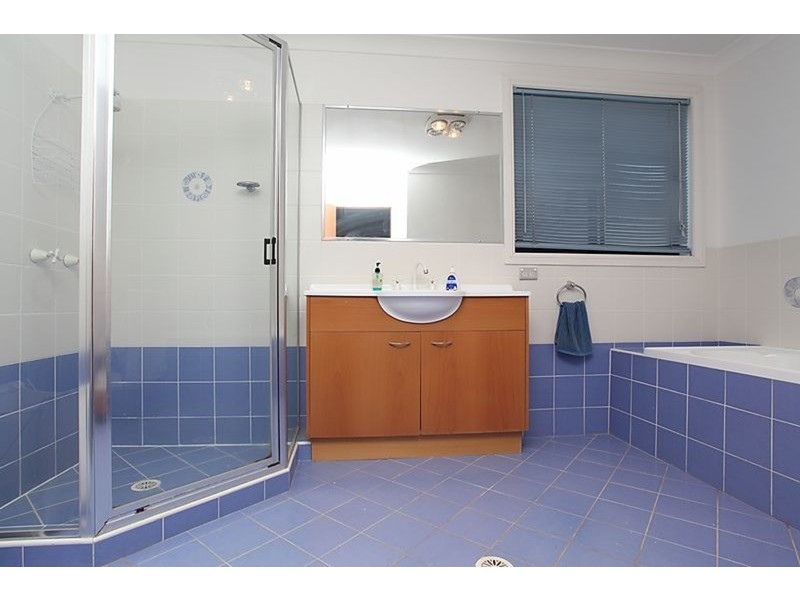 21 Lloyd Place, Casula NSW 2170