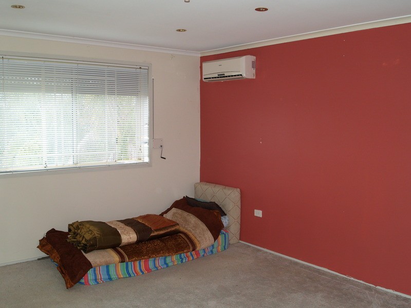 76 Cockatiel Circuit, Green Valley NSW 2168