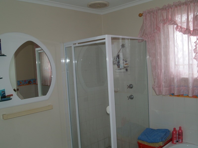 76 Cockatiel Circuit, Green Valley NSW 2168