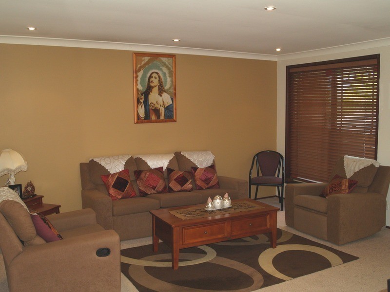 7 Heysen Place, Casula NSW 2170